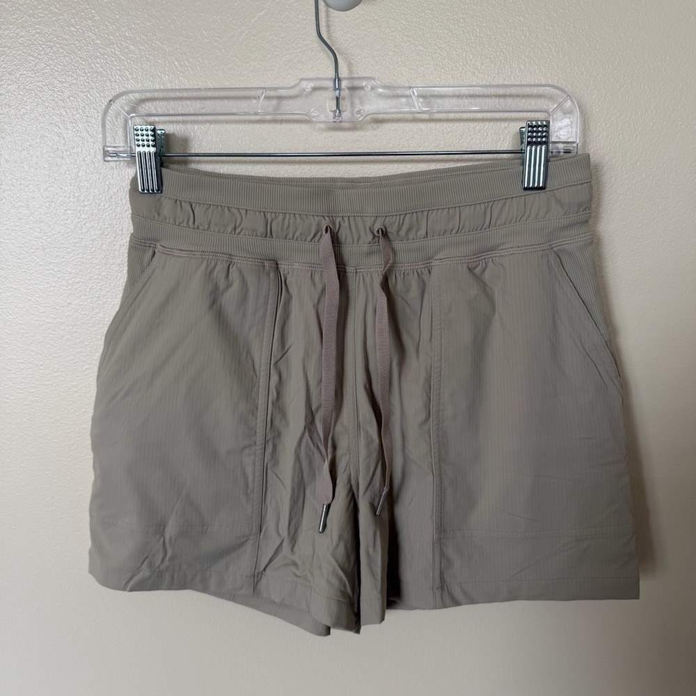 LULULEMON Dance Studio High-Rise Short 3.5" in Mojave Tan